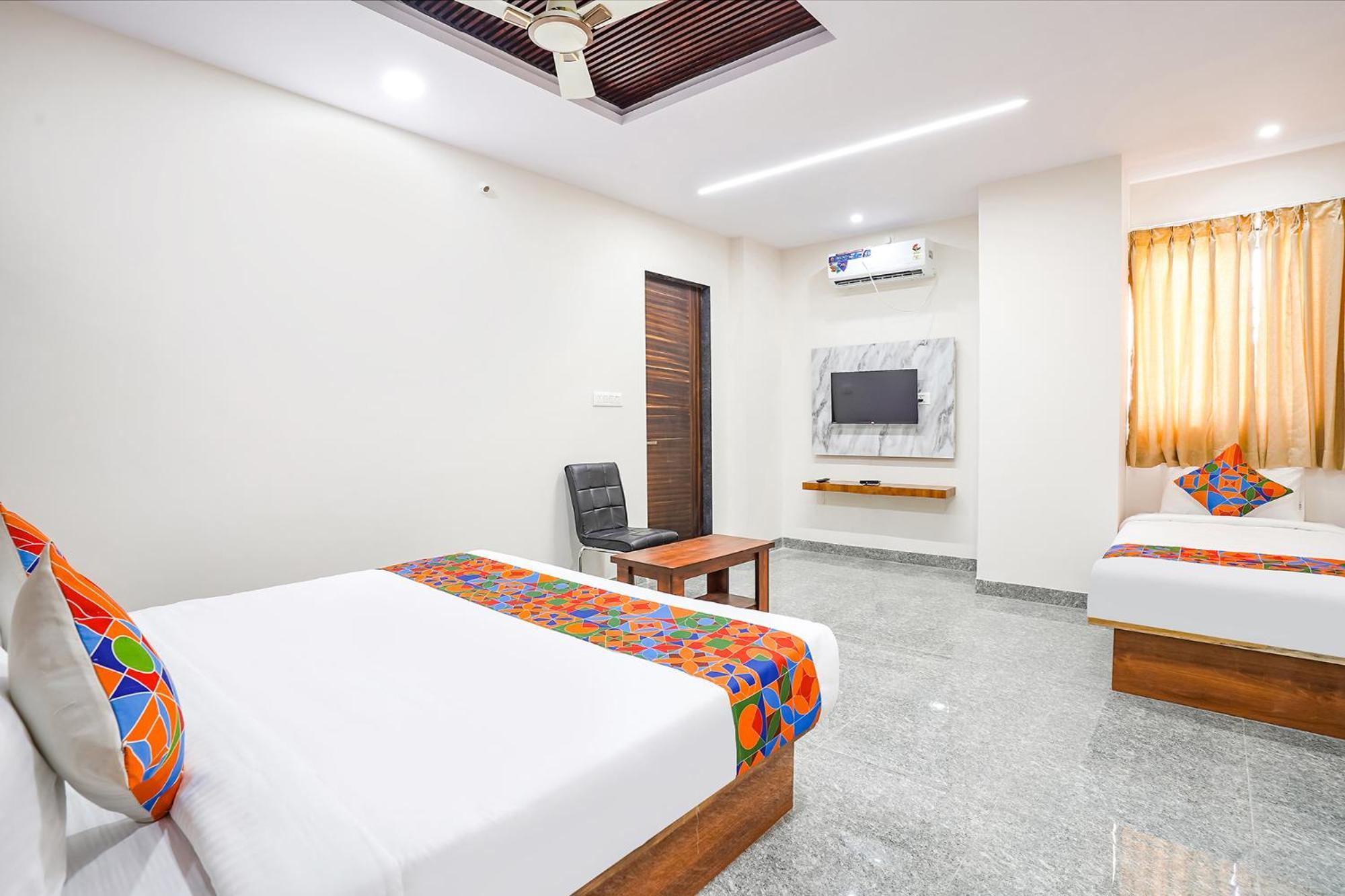 Fabhotel Platinum Palace - Nr Magadi Main Road Bangalore Exteriör bild