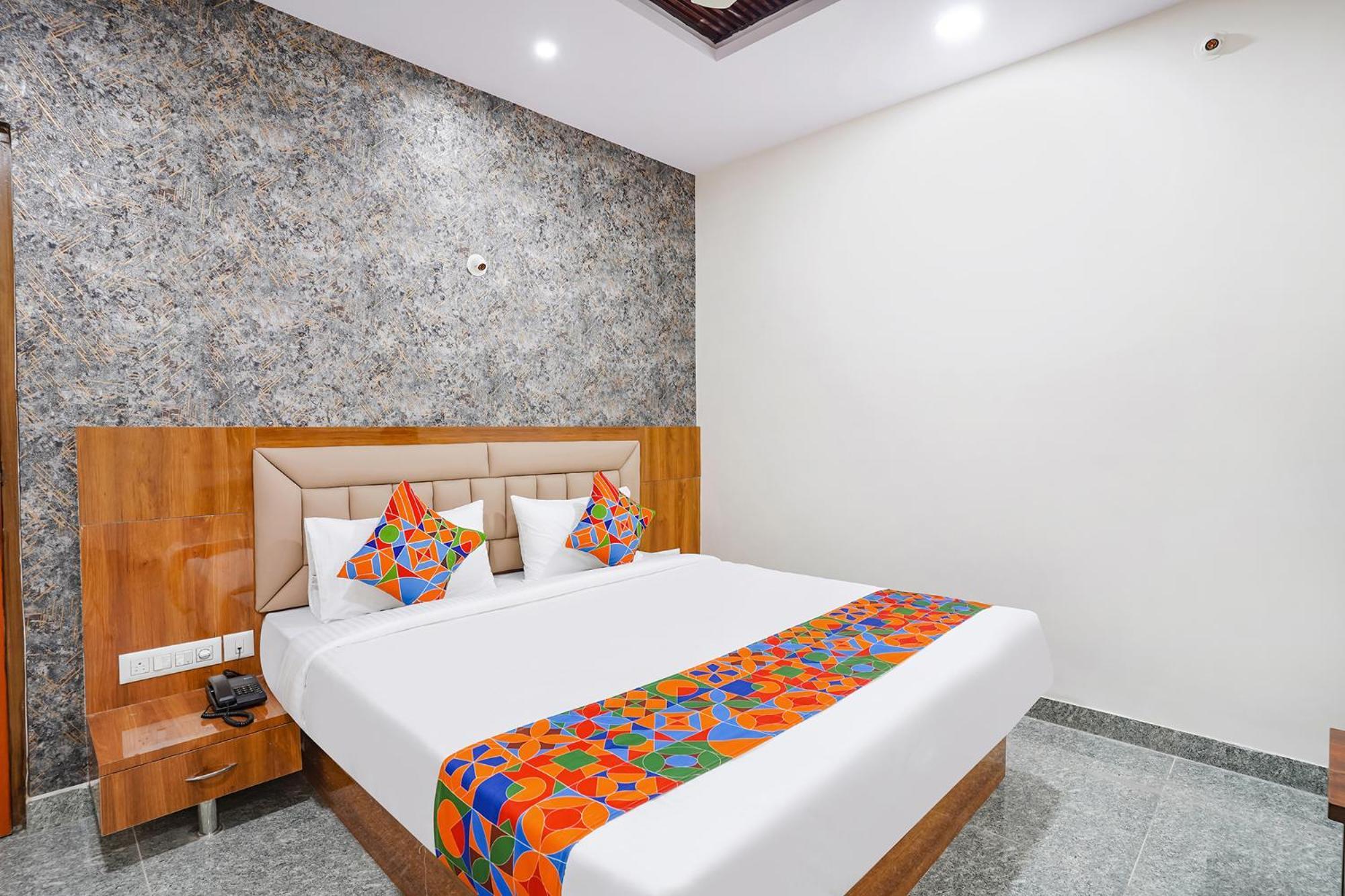 Fabhotel Platinum Palace - Nr Magadi Main Road Bangalore Exteriör bild