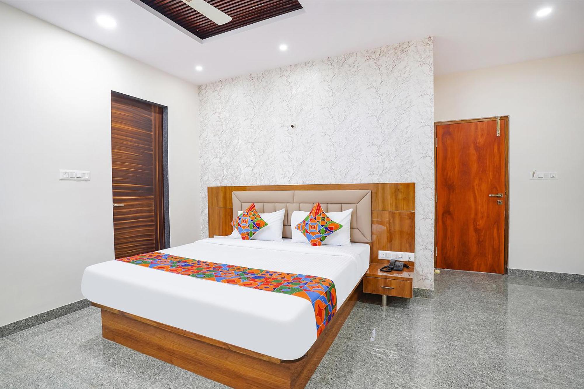Fabhotel Platinum Palace - Nr Magadi Main Road Bangalore Exteriör bild