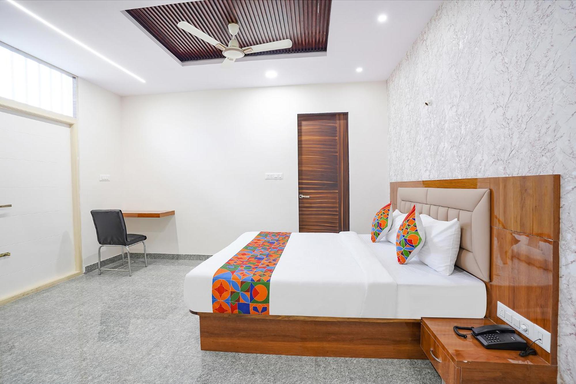 Fabhotel Platinum Palace - Nr Magadi Main Road Bangalore Exteriör bild