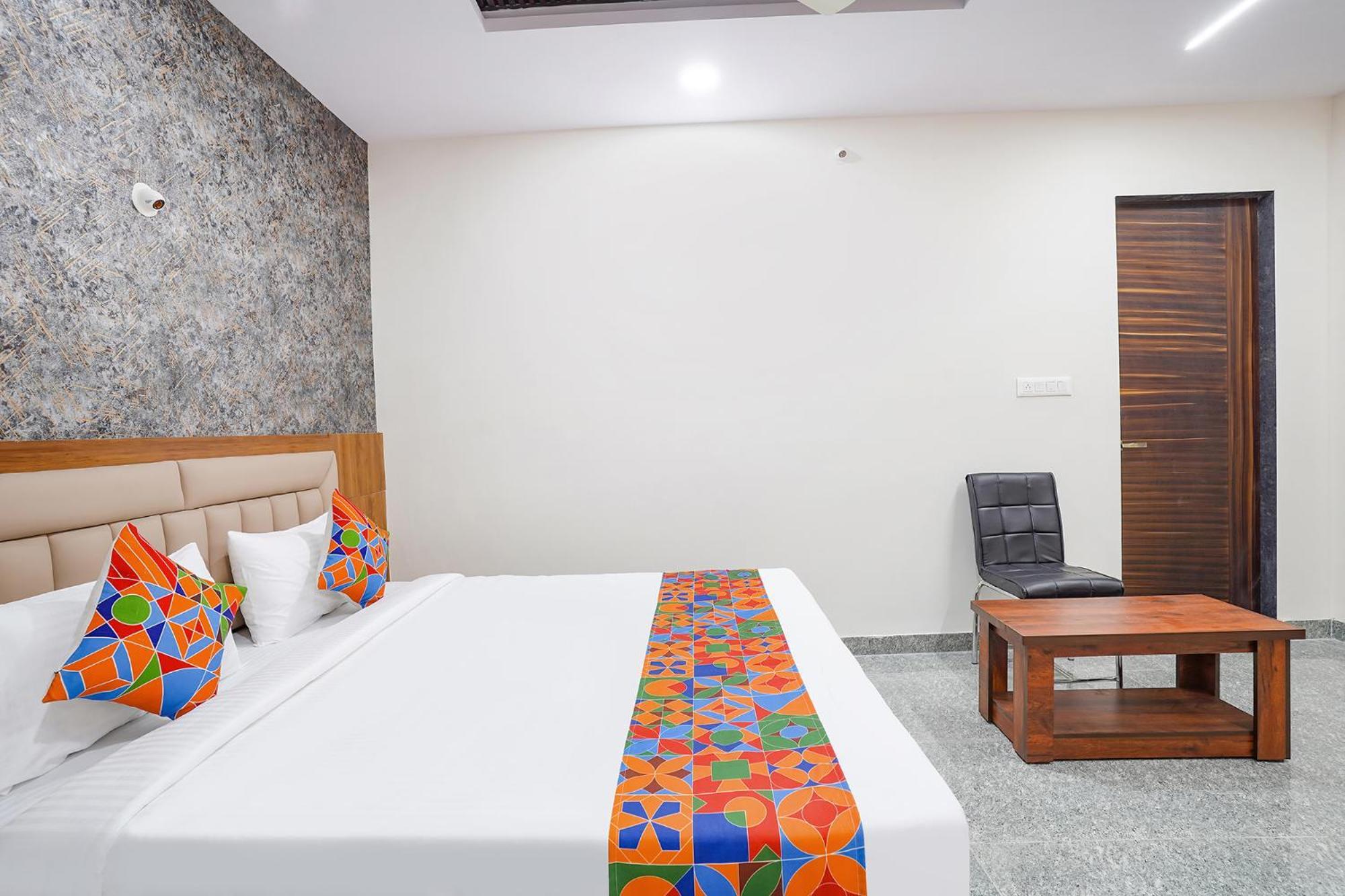 Fabhotel Platinum Palace - Nr Magadi Main Road Bangalore Exteriör bild