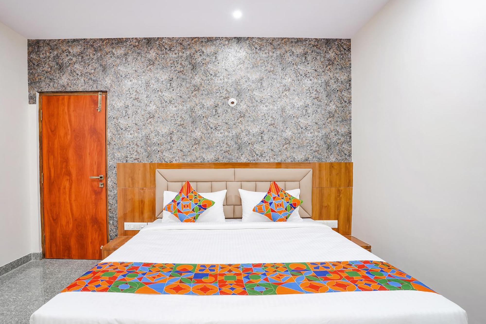 Fabhotel Platinum Palace - Nr Magadi Main Road Bangalore Exteriör bild