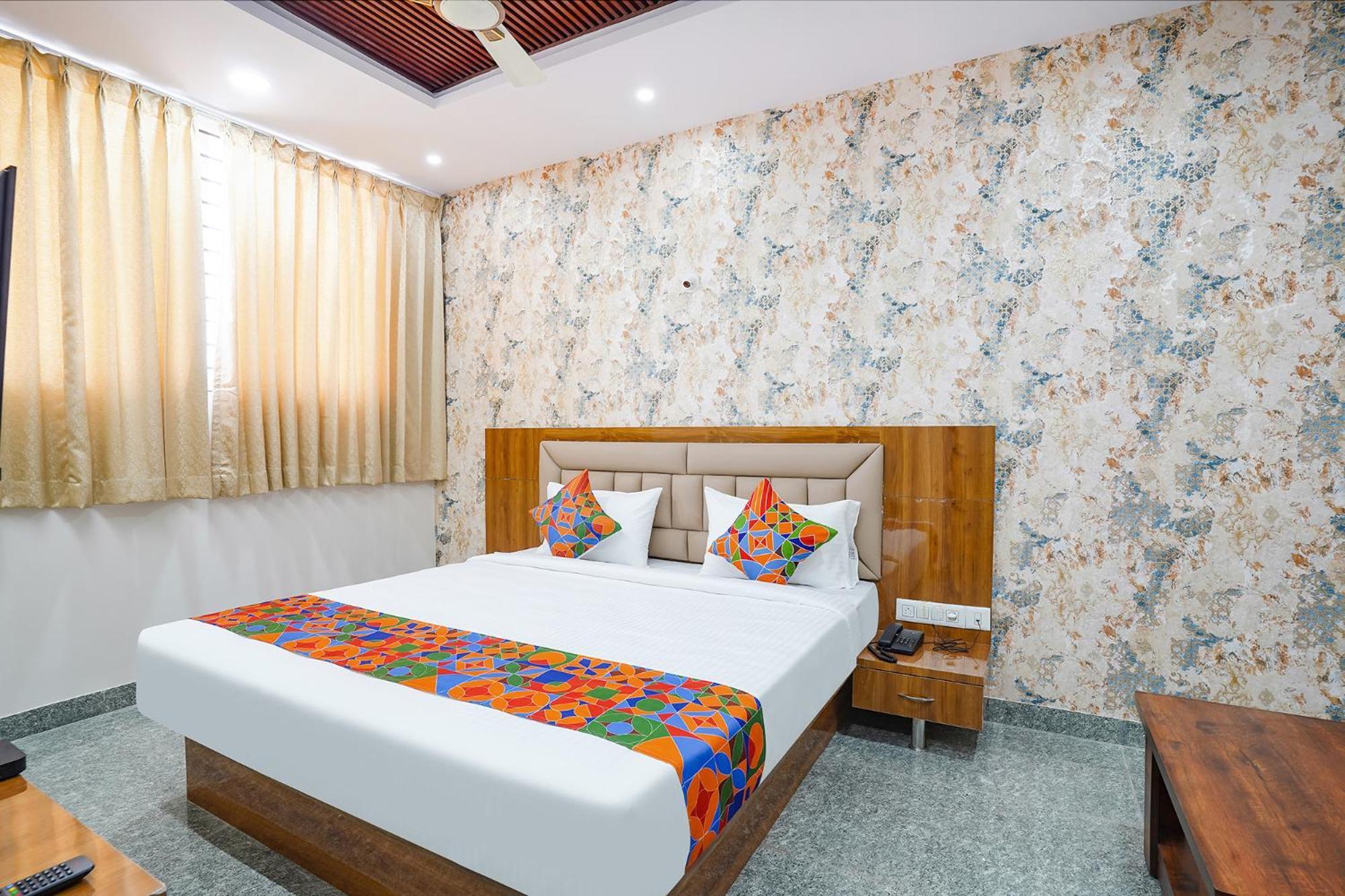 Fabhotel Platinum Palace - Nr Magadi Main Road Bangalore Exteriör bild