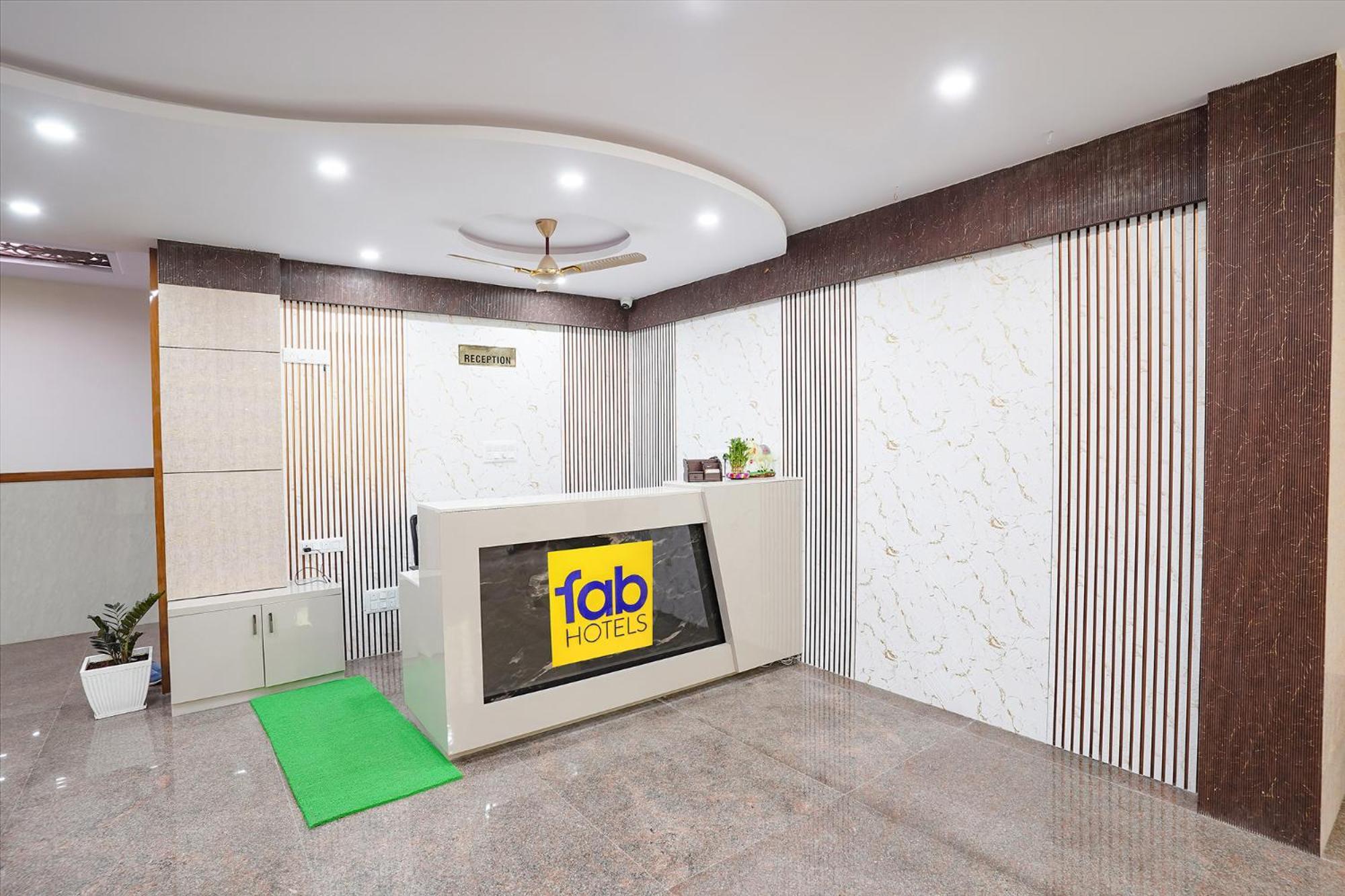 Fabhotel Platinum Palace - Nr Magadi Main Road Bangalore Exteriör bild