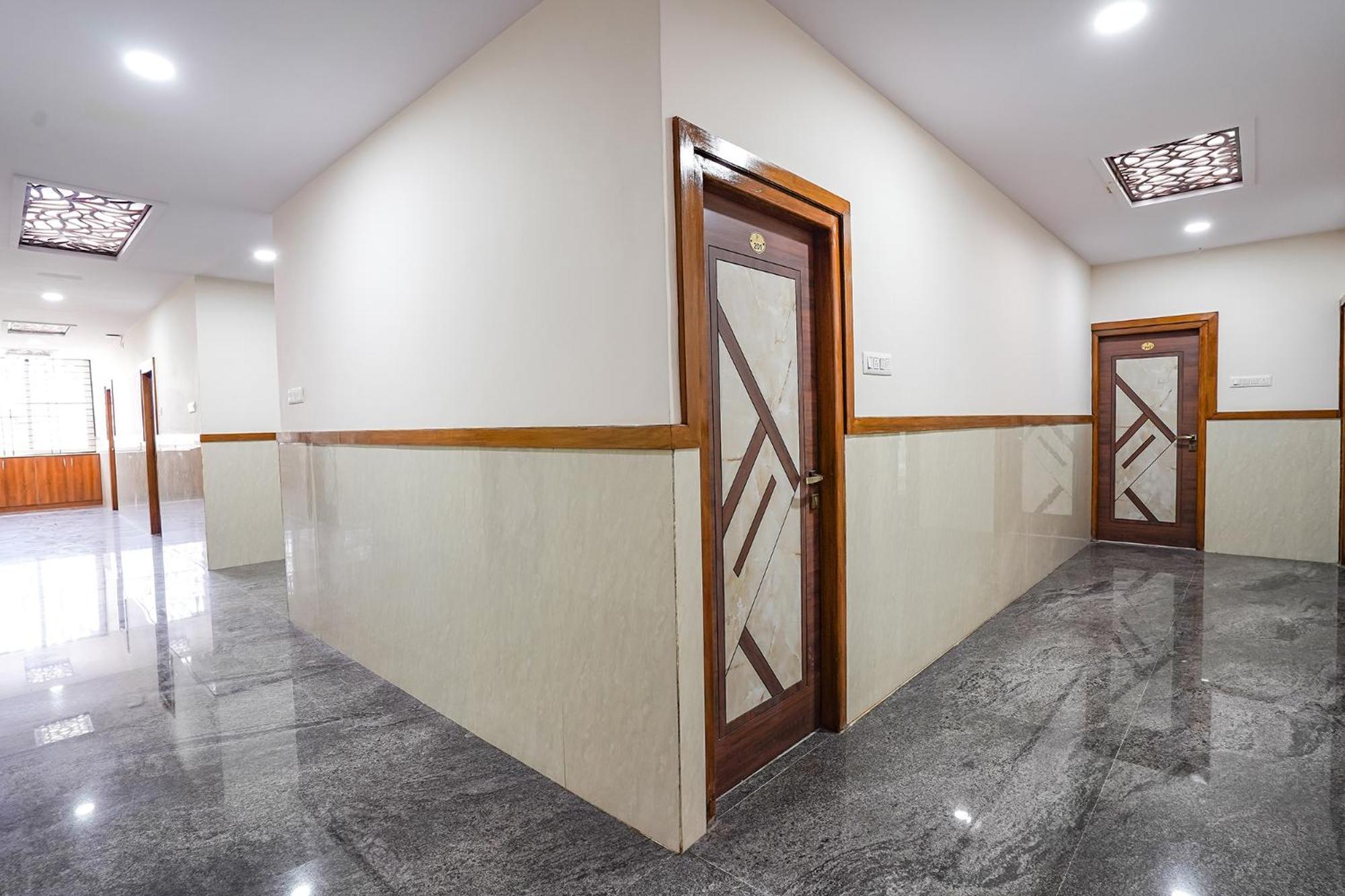 Fabhotel Platinum Palace - Nr Magadi Main Road Bangalore Exteriör bild