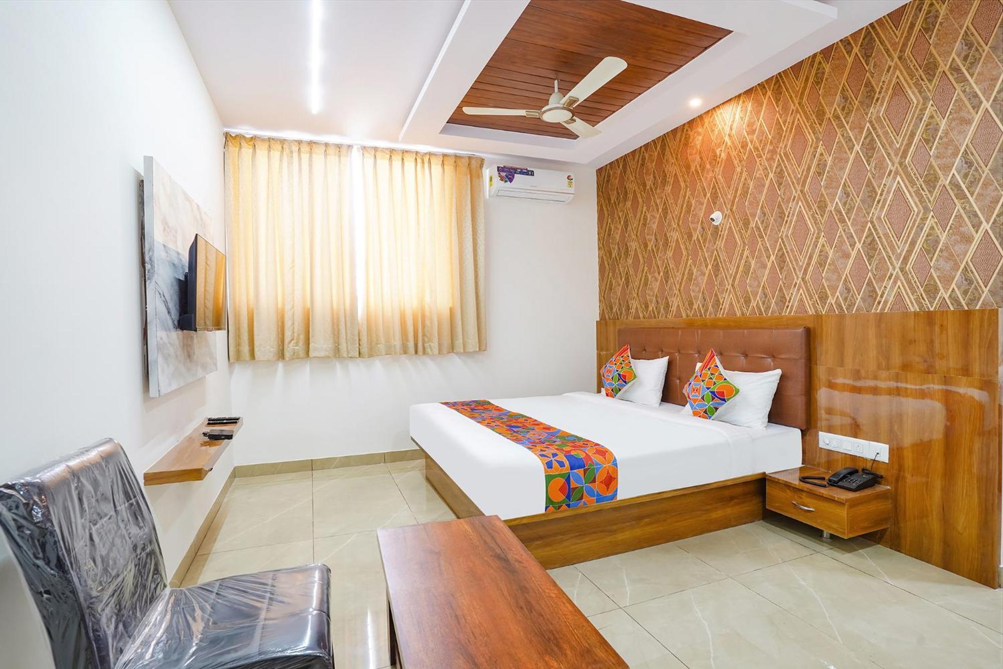 Fabhotel Platinum Palace - Nr Magadi Main Road Bangalore Exteriör bild