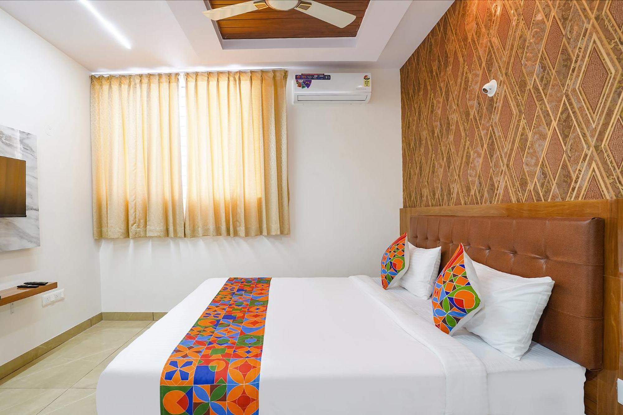 Fabhotel Platinum Palace - Nr Magadi Main Road Bangalore Exteriör bild